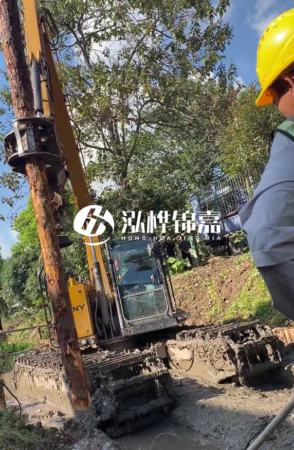 景德鎮(zhèn)河道清淤專業(yè)施工-狹窄河道挖機清理河道的方法？